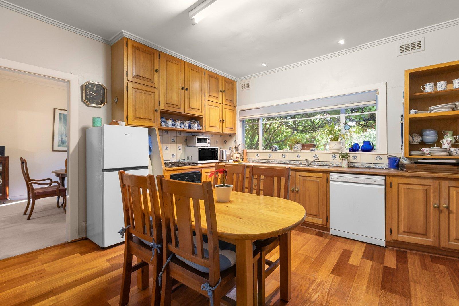 24 Francesca Street, Mont Albert North, 3129