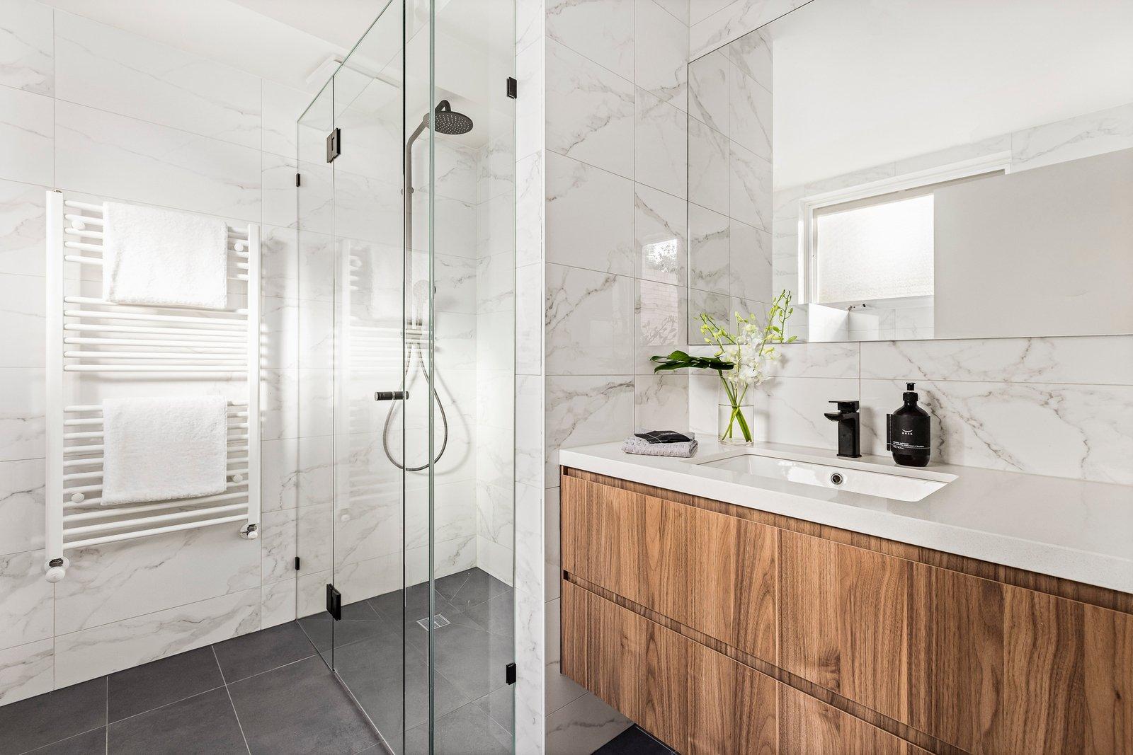 2/4 Maple Grove, Toorak, 3142