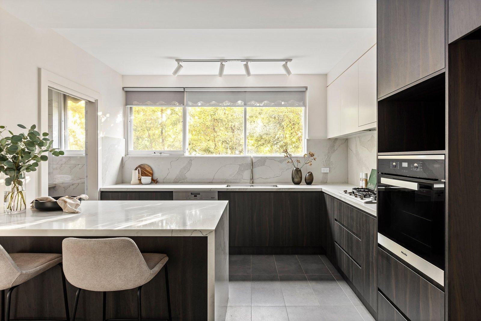 2/4 Maple Grove, Toorak, 3142