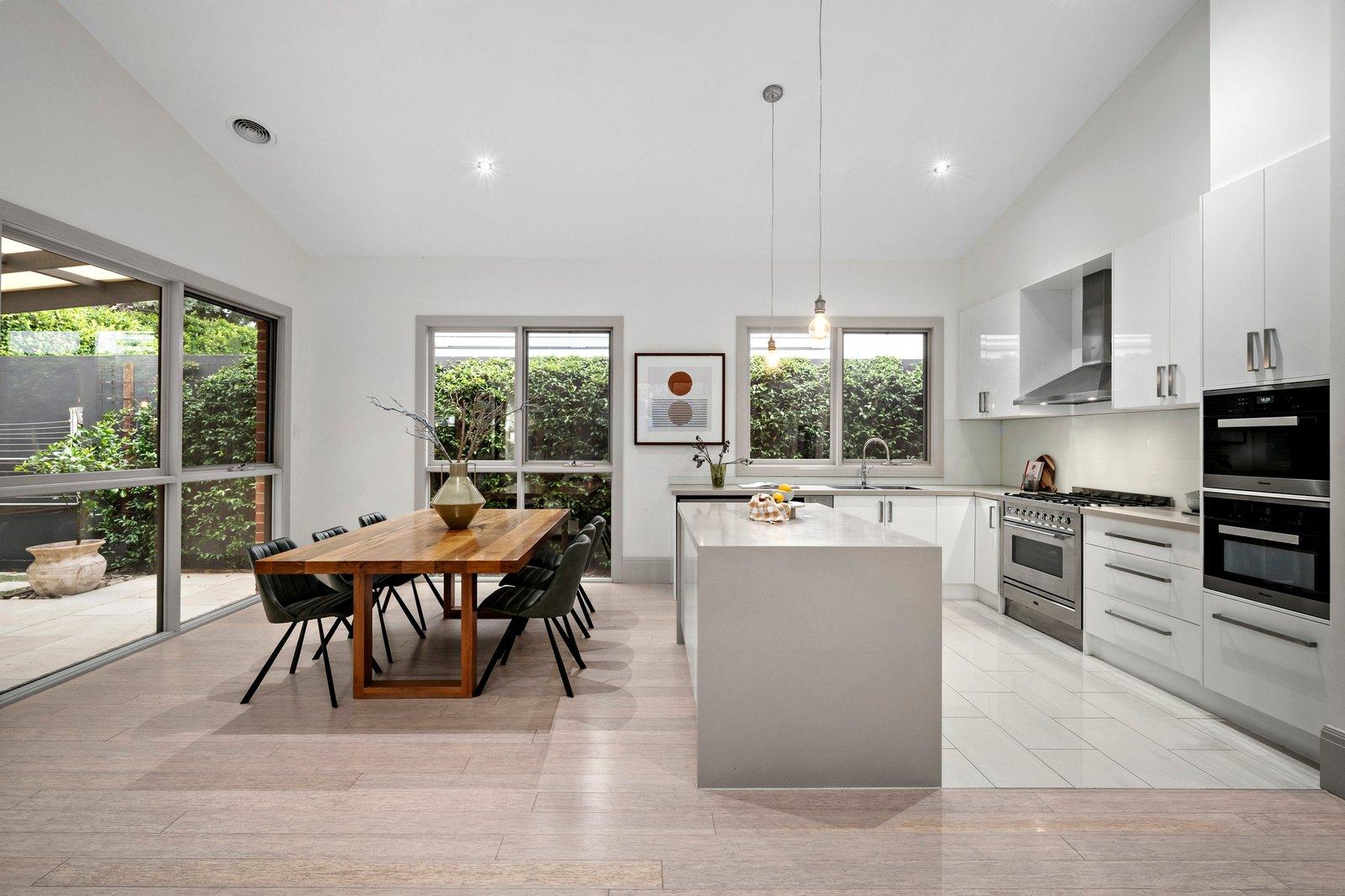 24 Rothesay Avenue, Elwood, 3184