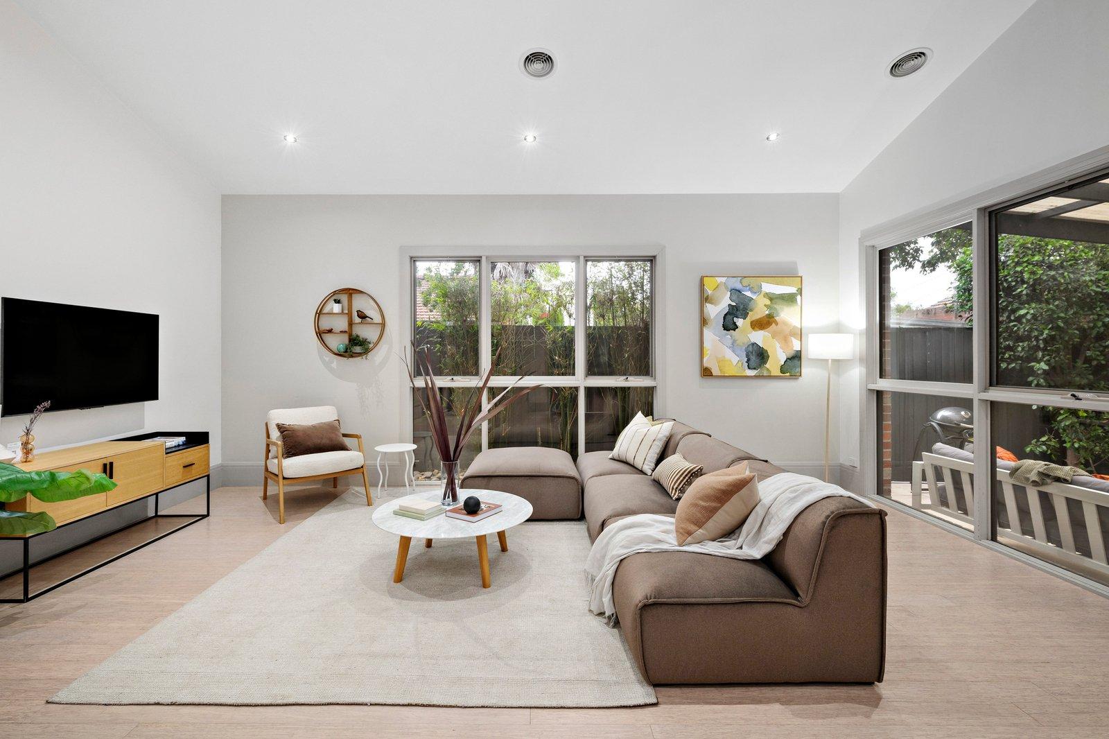 24 Rothesay Avenue, Elwood, 3184