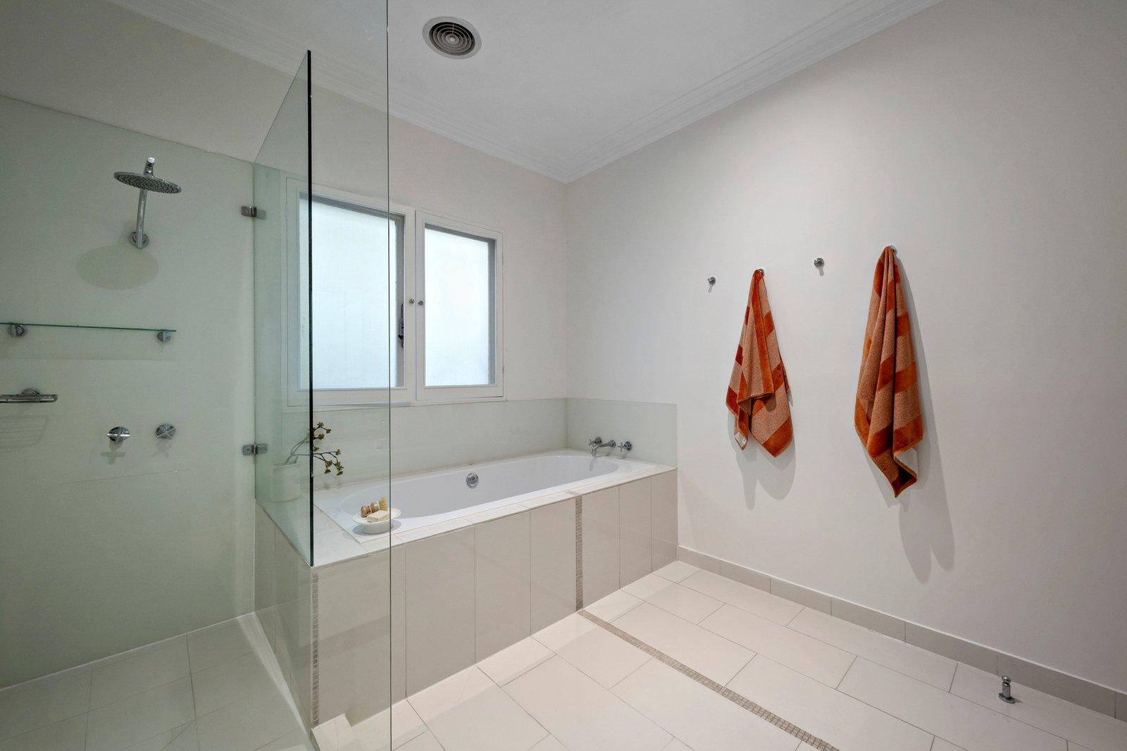 24 Rothesay Avenue, Elwood, 3184