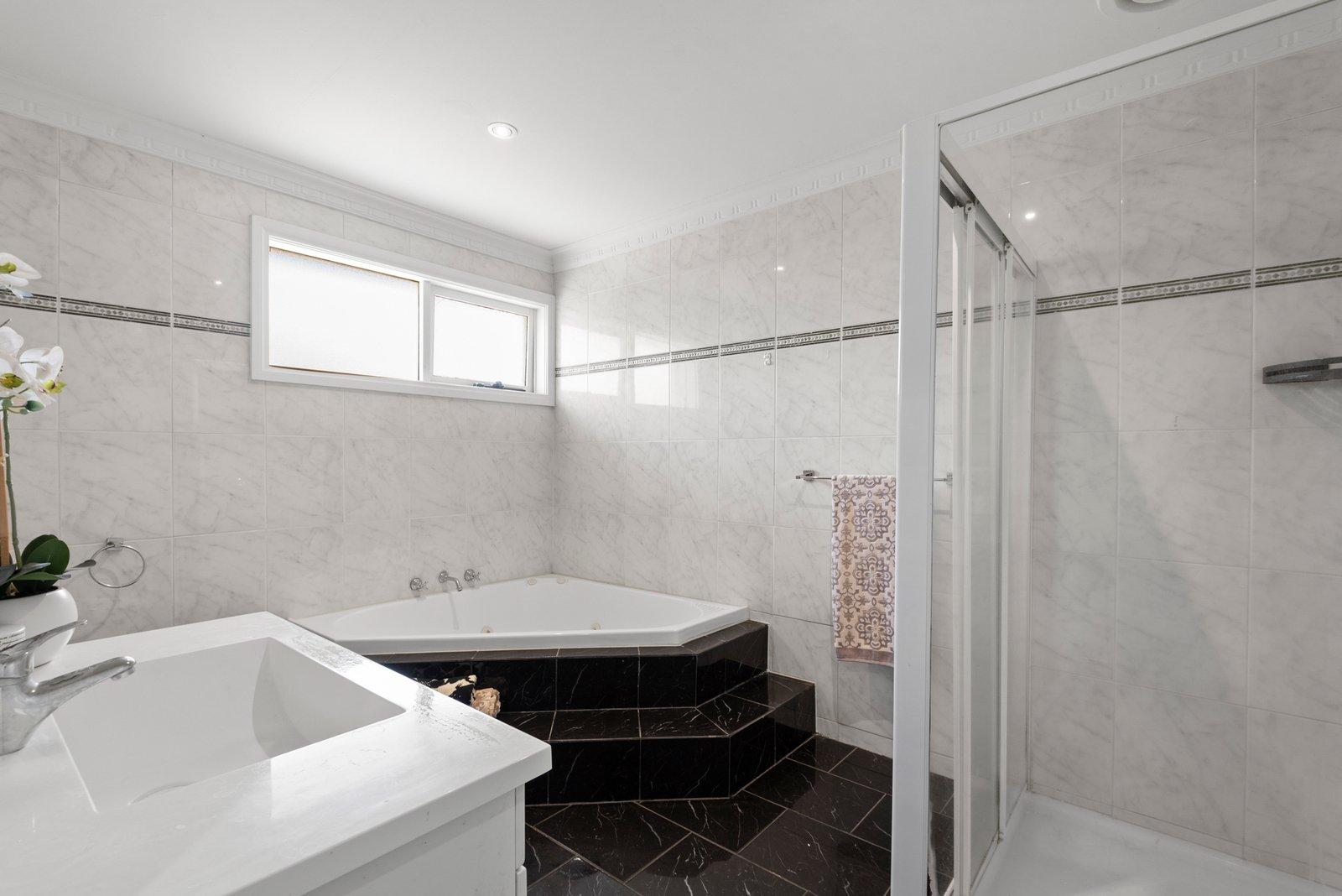 24 Santa Rosa Boulevard, Doncaster East, 3109