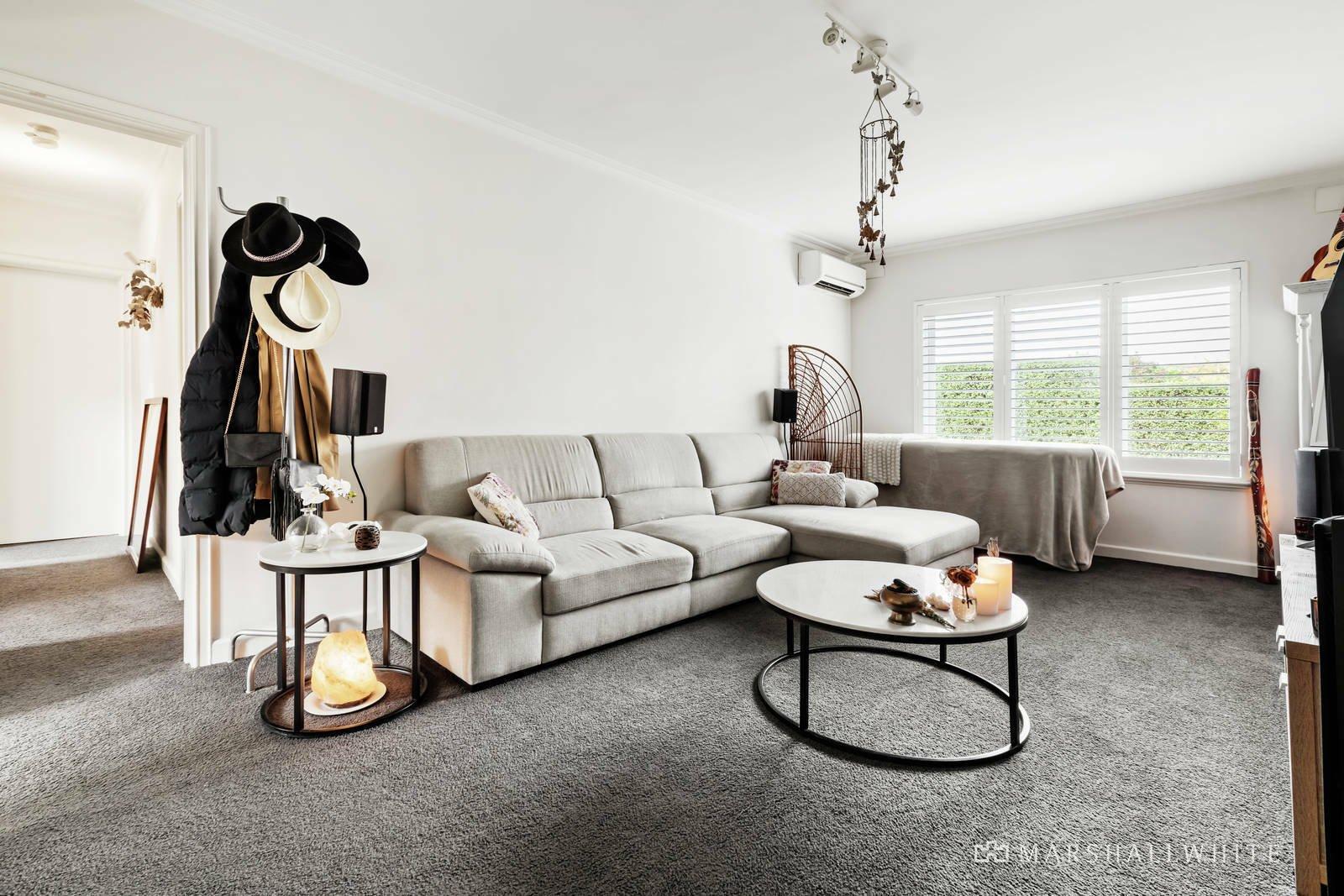 2/4 St Johns Parade, Kew, 3101