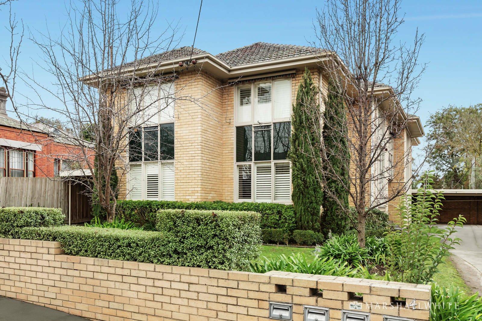 2/4 St Johns Parade, Kew, 3101