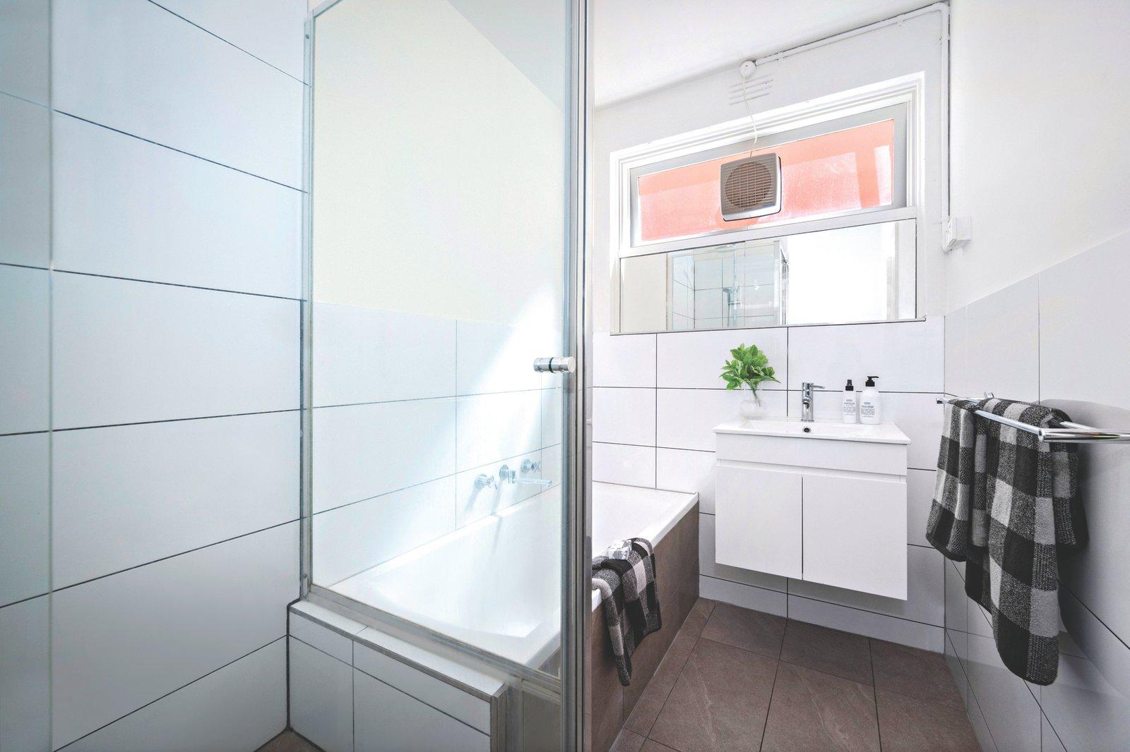 2/40 Rothesay Avenue, Elwood, 3184