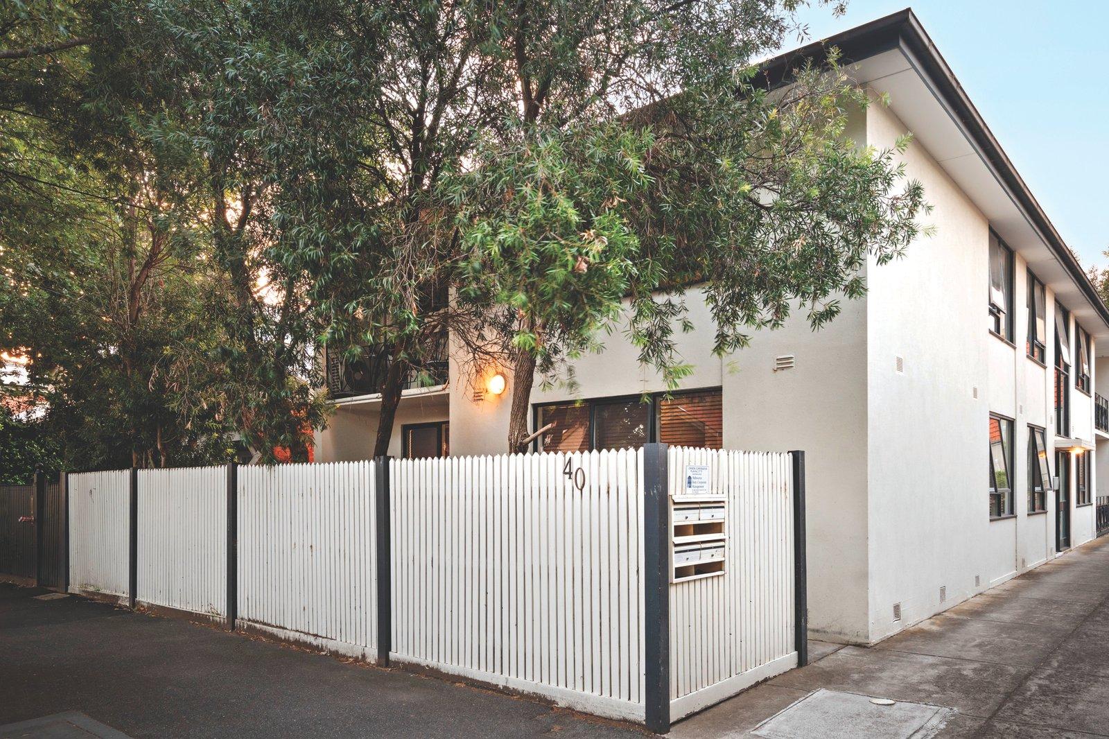 2/40 Rothesay Avenue, Elwood, 3184