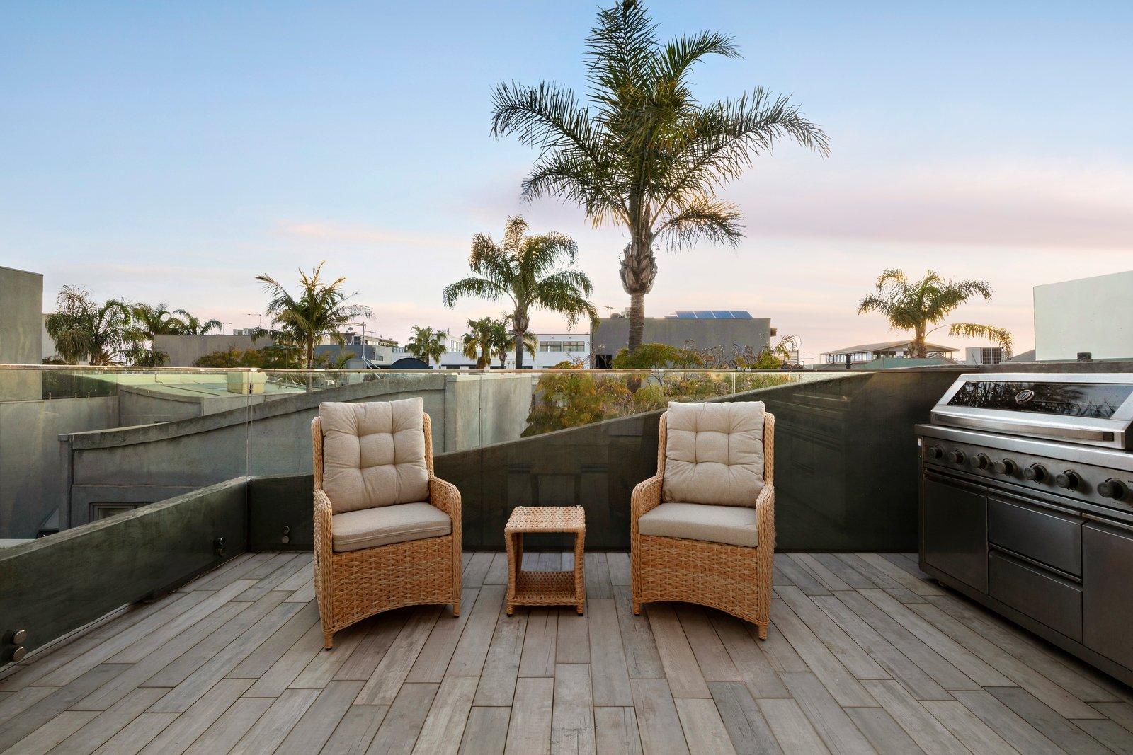 24/15 Beach Street, Port Melbourne, 3207