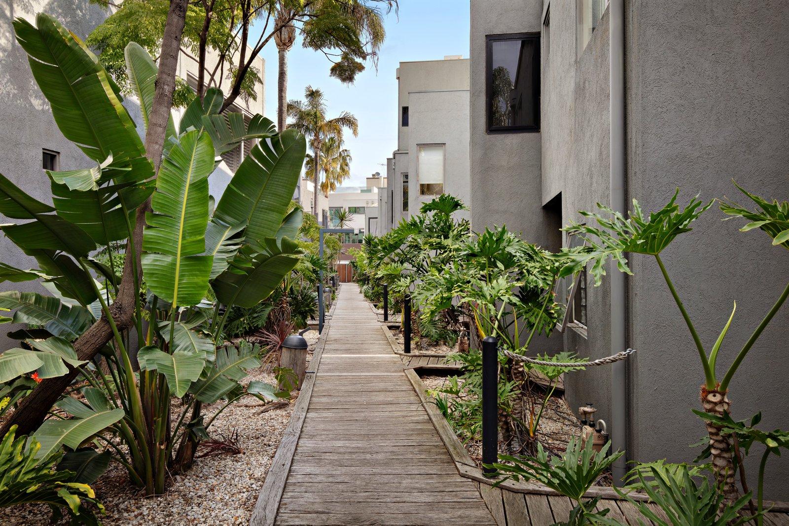 24/15 Beach Street, Port Melbourne, 3207