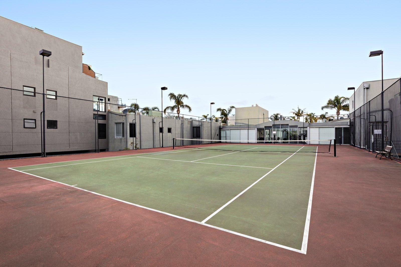 24/15 Beach Street, Port Melbourne, 3207