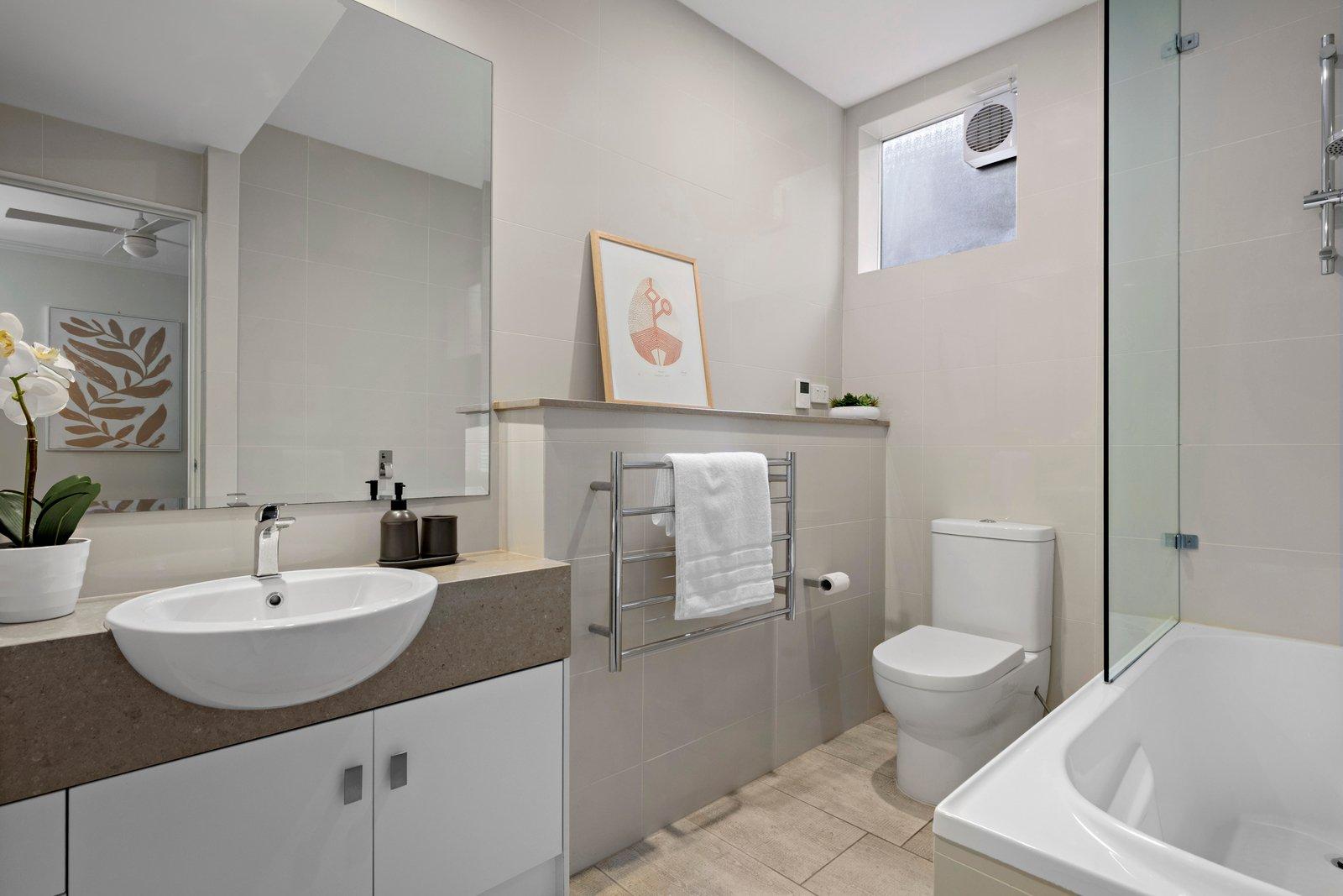 24/15 Beach Street, Port Melbourne, 3207