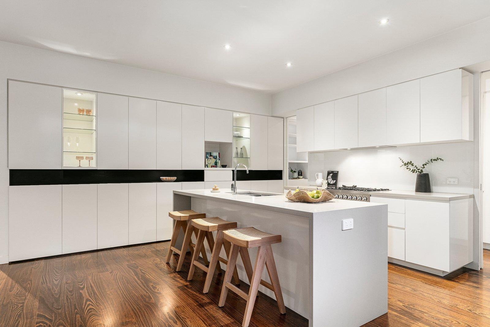 2/43 Faversham Road, Canterbury, 3126