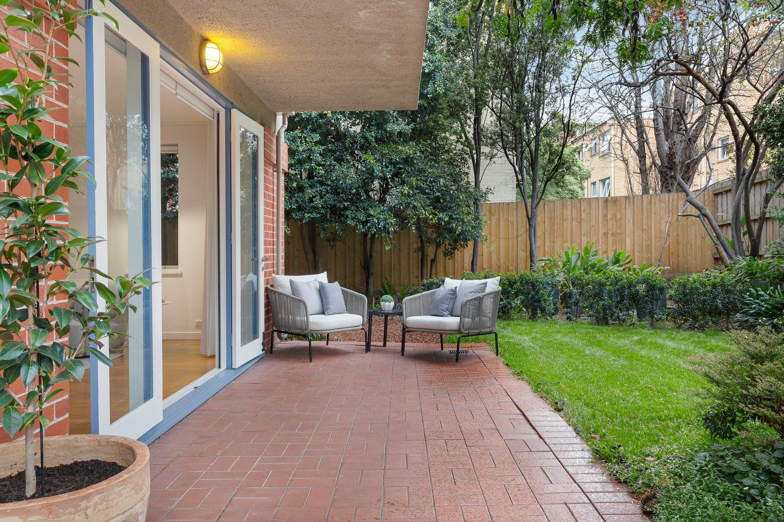 2/5 Ardoch Avenue, St Kilda East, 3183
