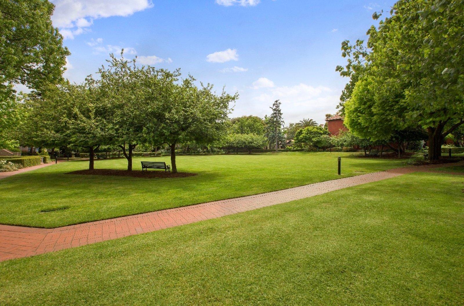 2/5 Ardoch Avenue, St Kilda East, 3183