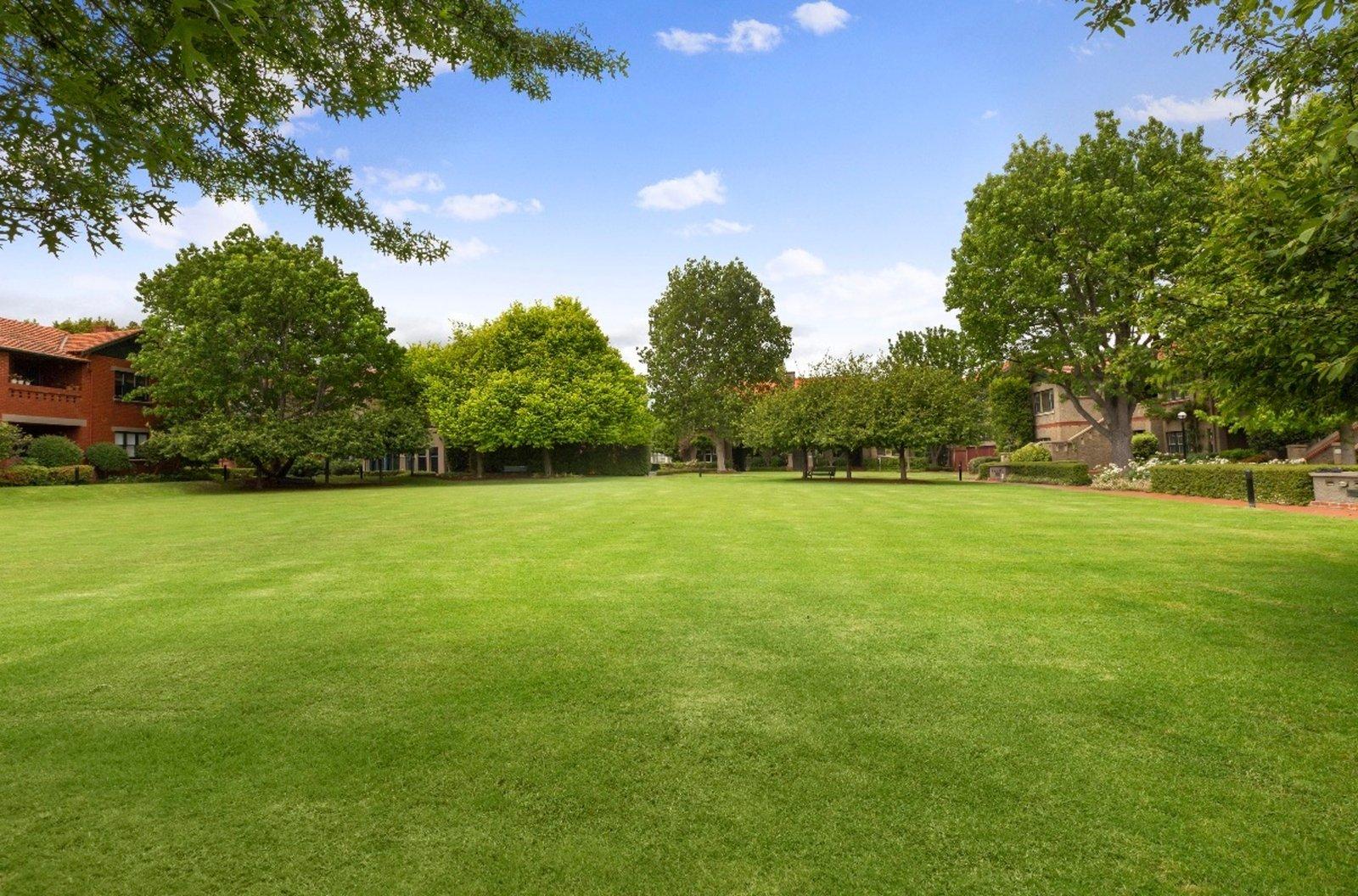 2/5 Ardoch Avenue, St Kilda East, 3183