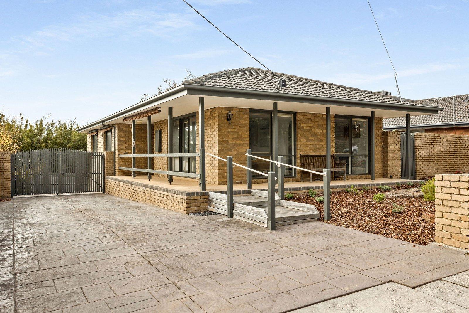 25 Narambi Crescent, Frankston, 3199