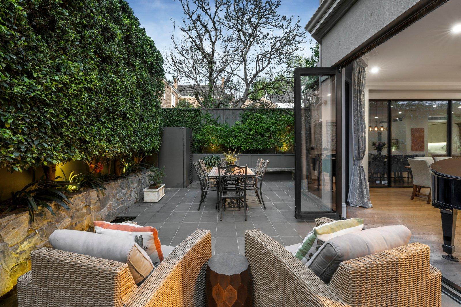 25 Springfield Avenue, Toorak, 3142