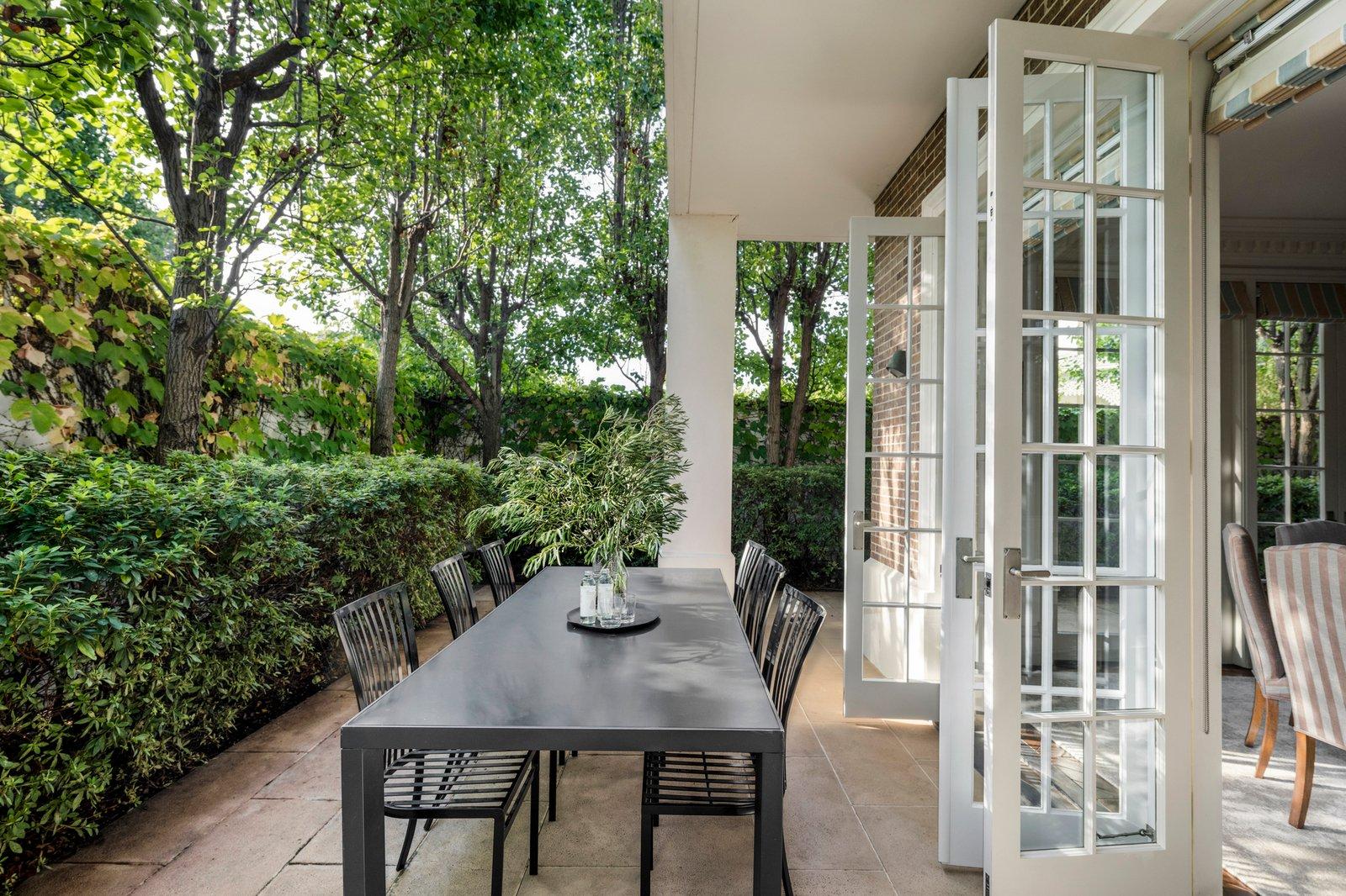 2/51 Mathoura Road, Toorak, 3142