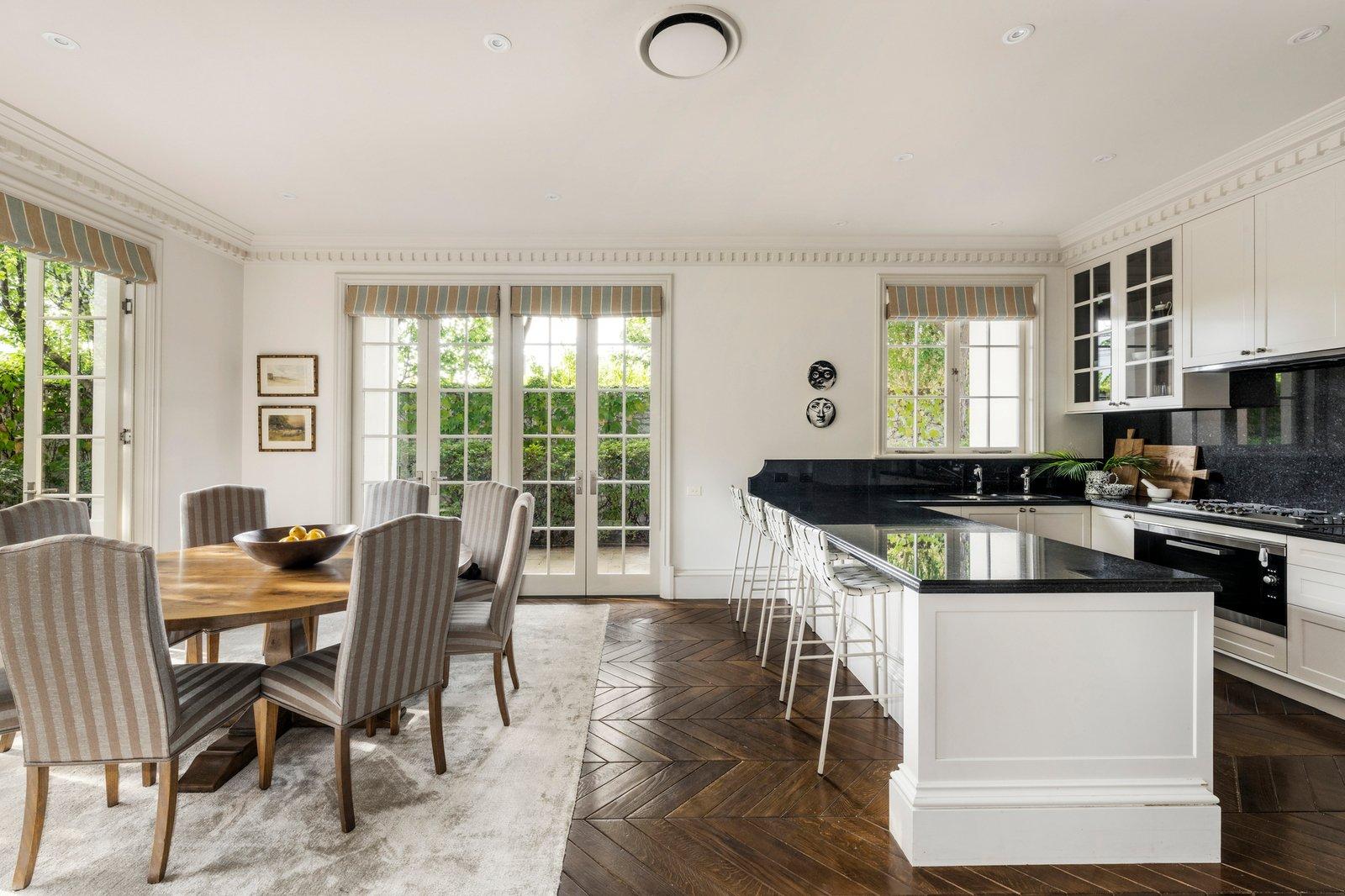 2/51 Mathoura Road, Toorak, 3142