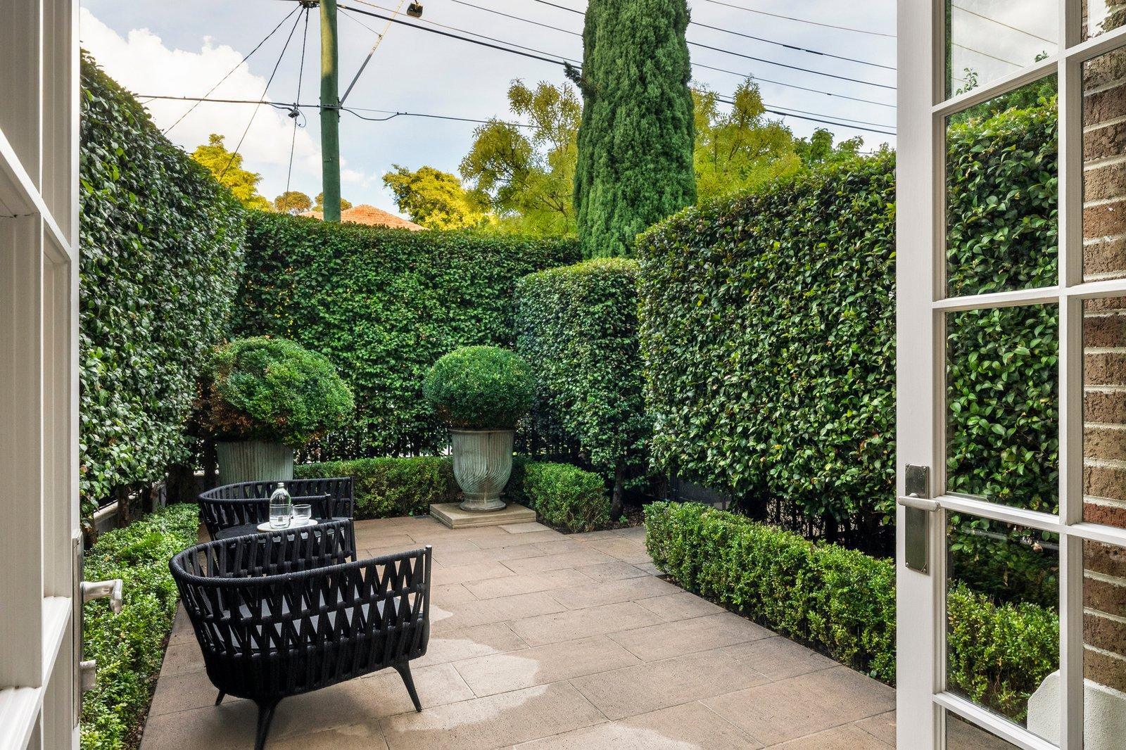 2/51 Mathoura Road, Toorak, 3142