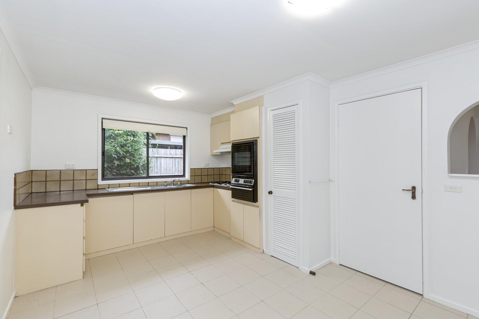 2/716 Whitehorse Road, Mitcham, 3132