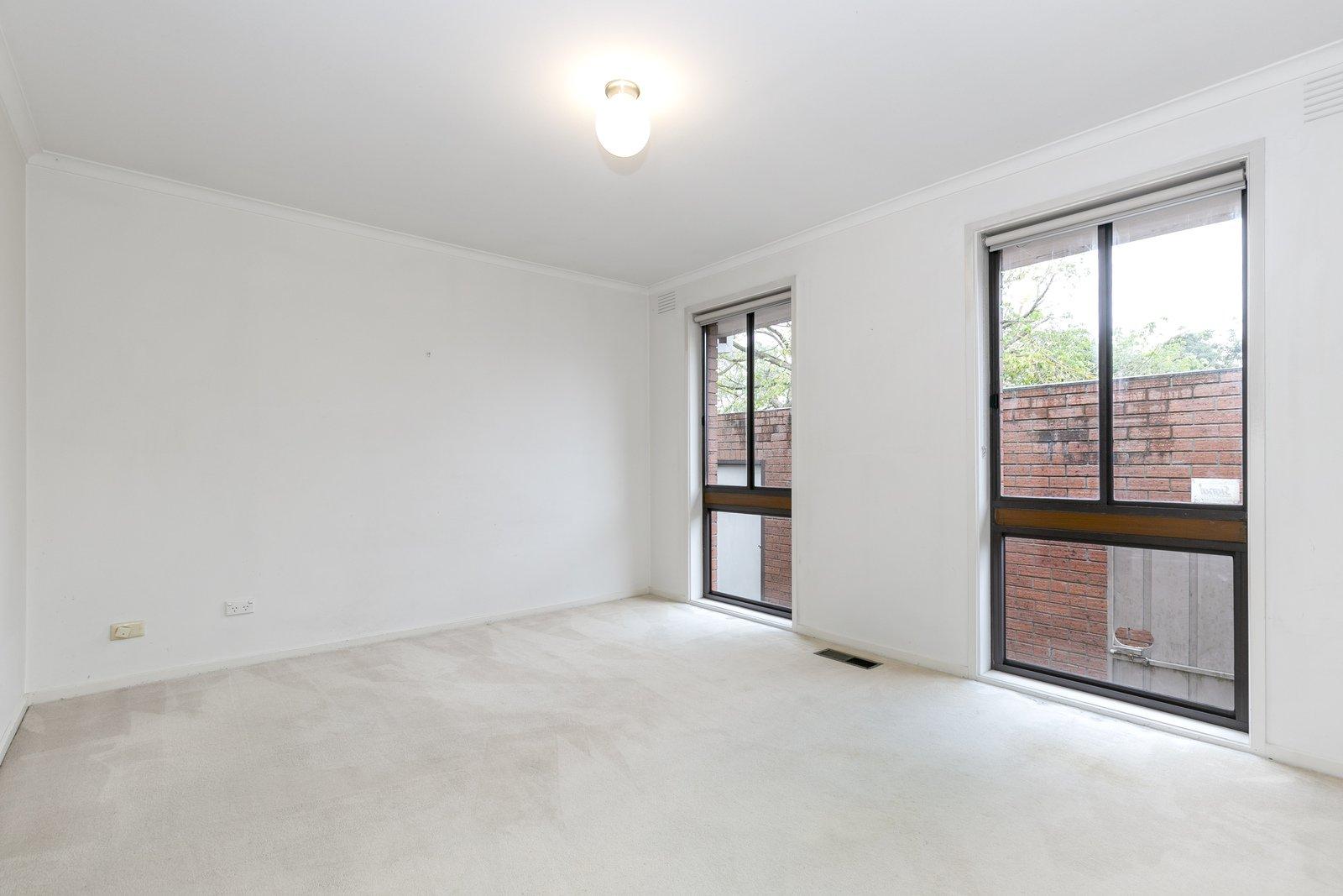 2/716 Whitehorse Road, Mitcham, 3132