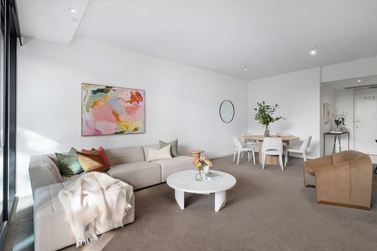 27/2 Esplanade West, Port Melbourne, 3207