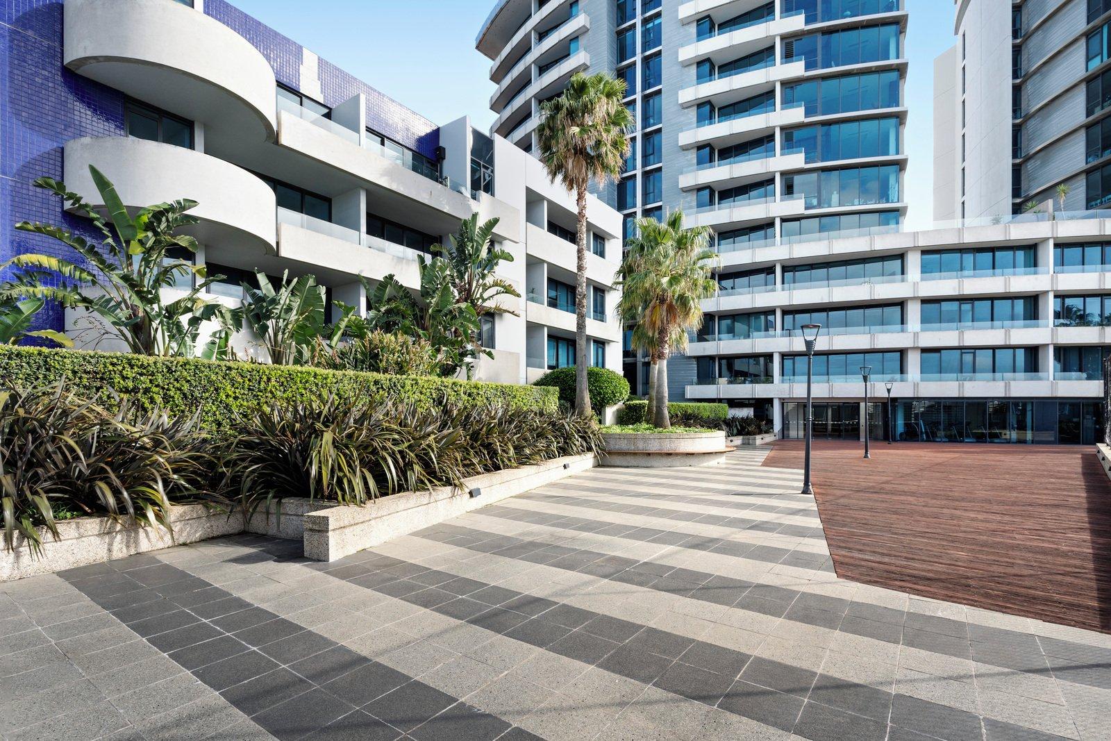 27/2 Esplanade West, Port Melbourne, 3207