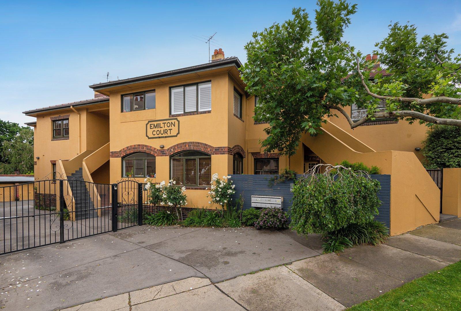 2/79 Barkly Street, St Kilda, 3182