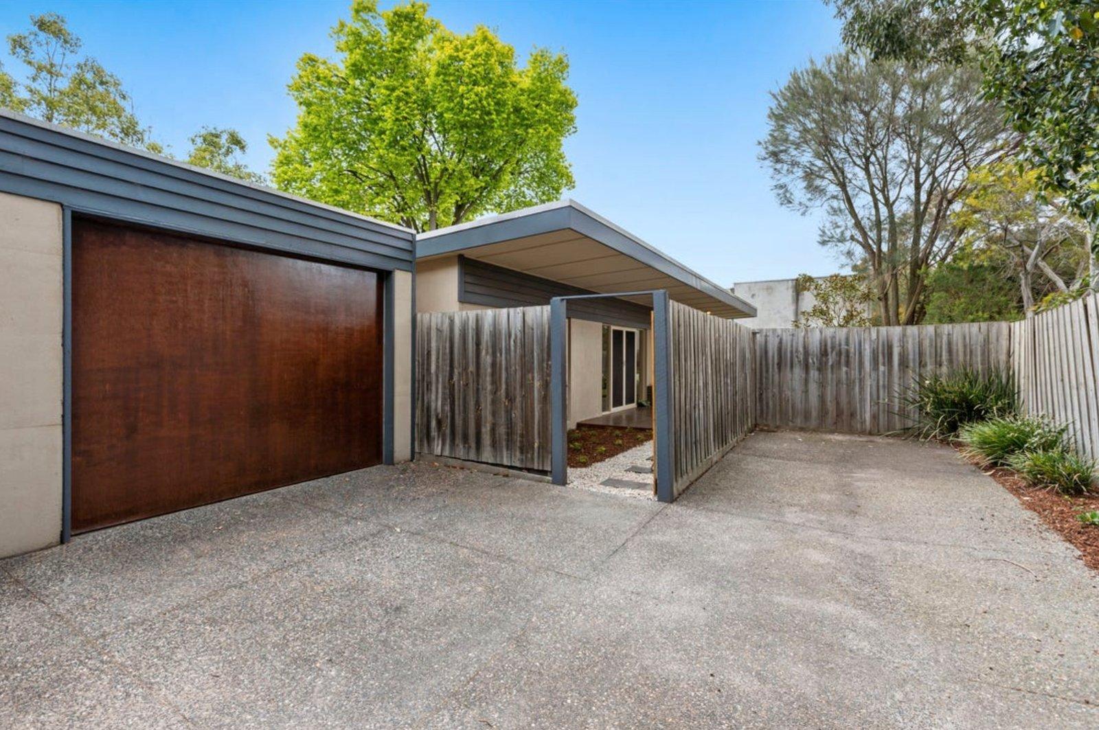 2/9 Baker Street, Murrumbeena, 3163