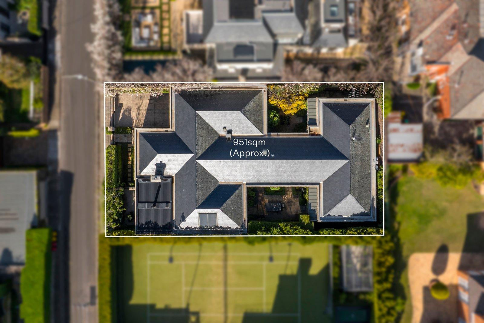 2B Stonnington Place, Toorak, 3142