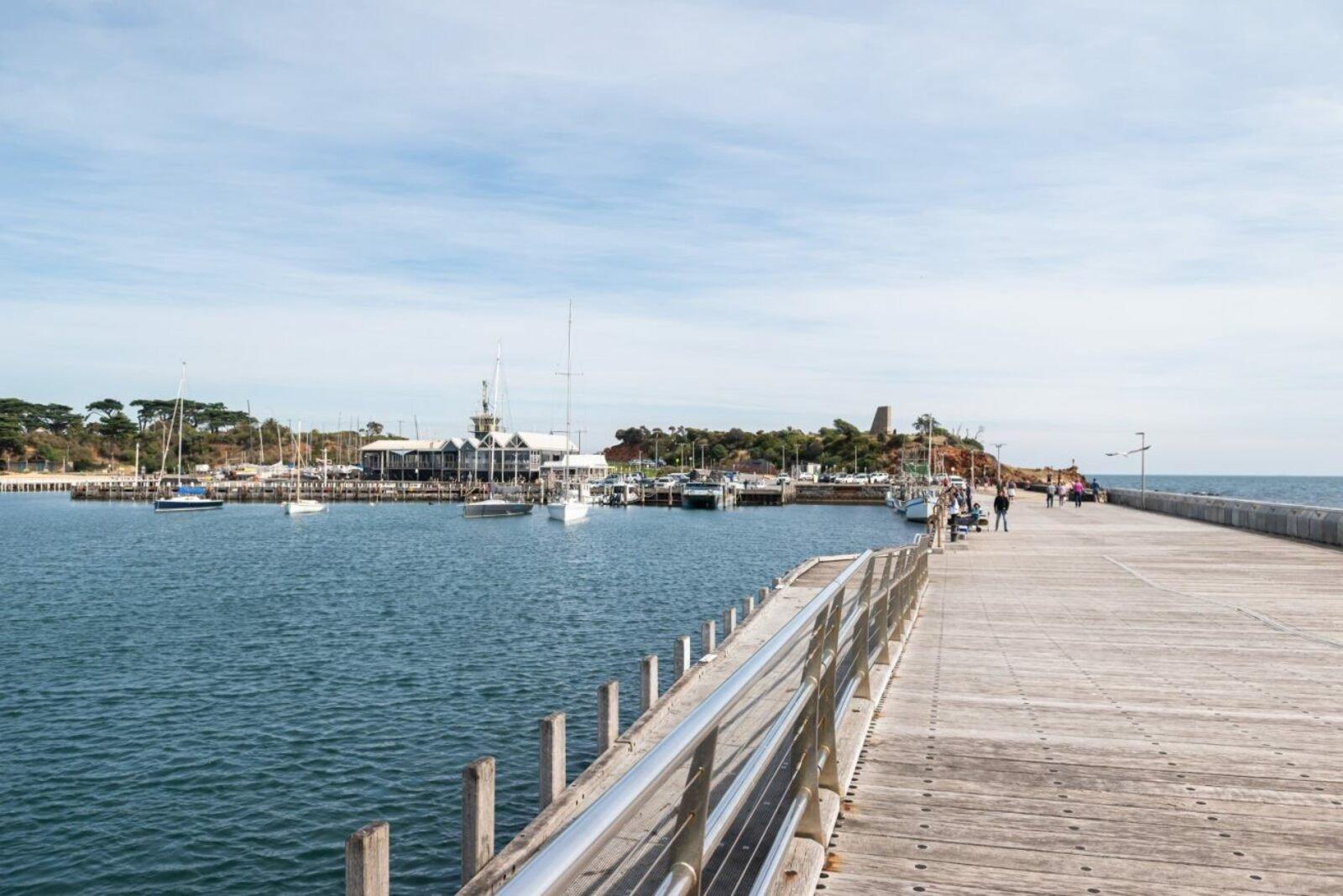 3/2-4 Radley Street, Mornington, 3931