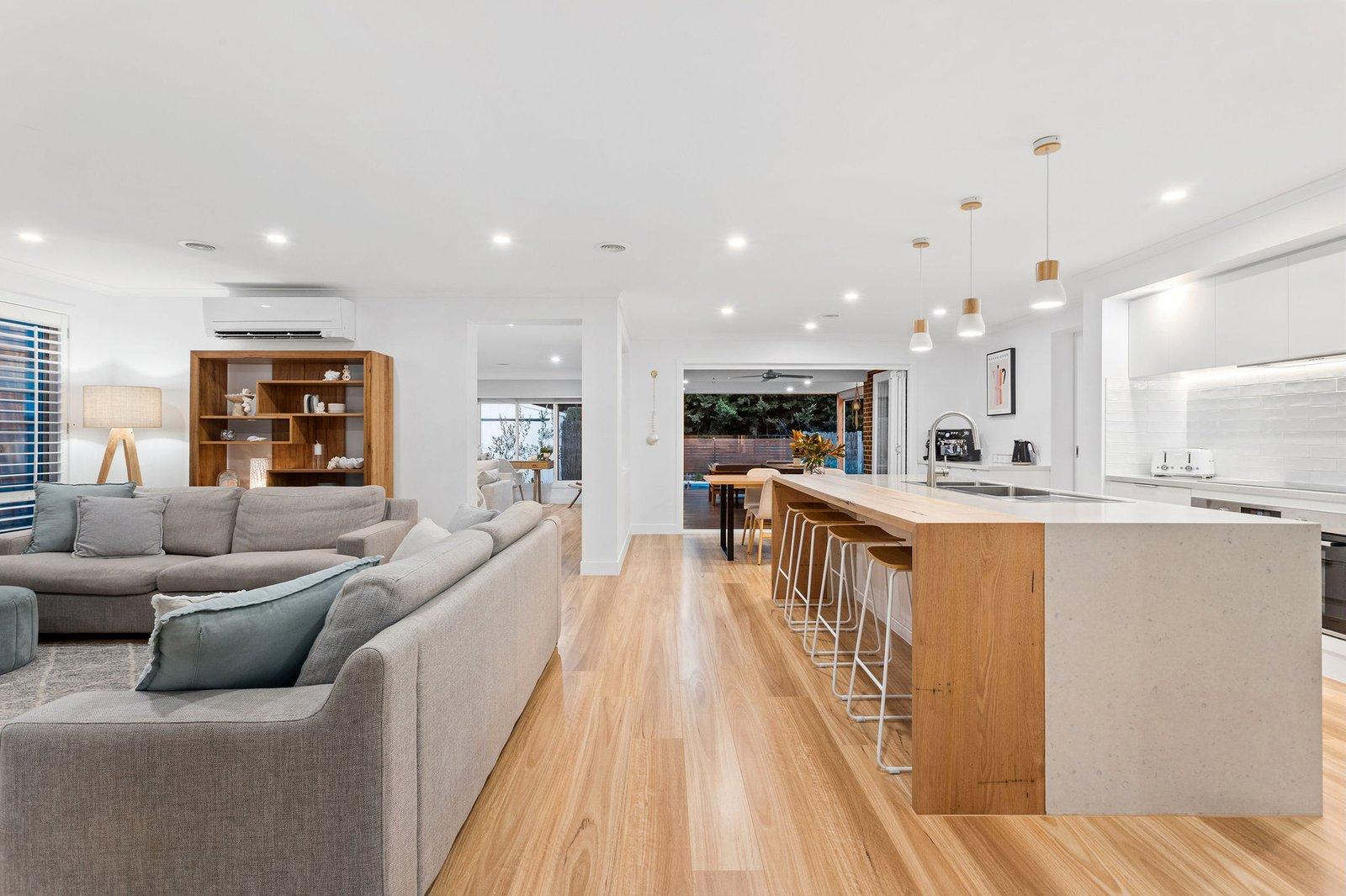 33 Trafalgar Square, Mount Martha, 3934