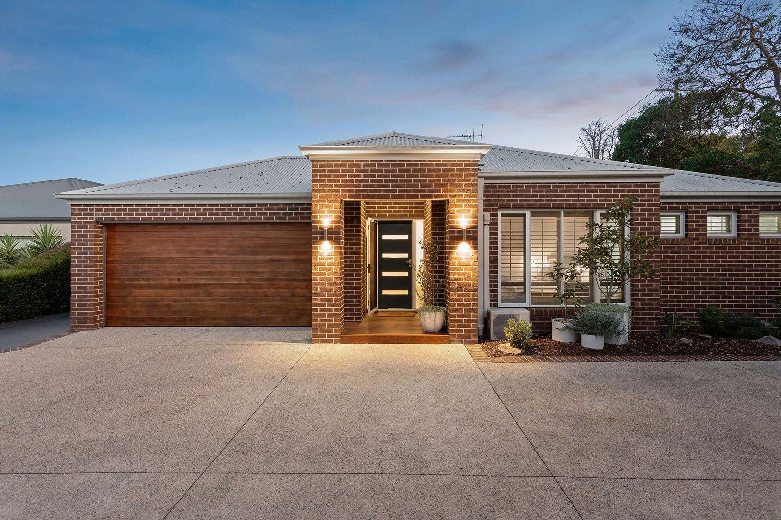 33 Trafalgar Square, Mount Martha, 3934