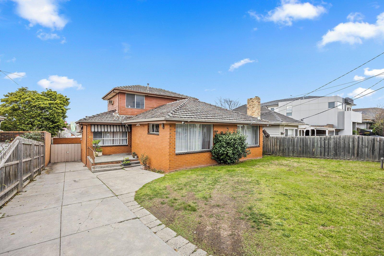 33 Nirvana Crescent, Bulleen, 3105