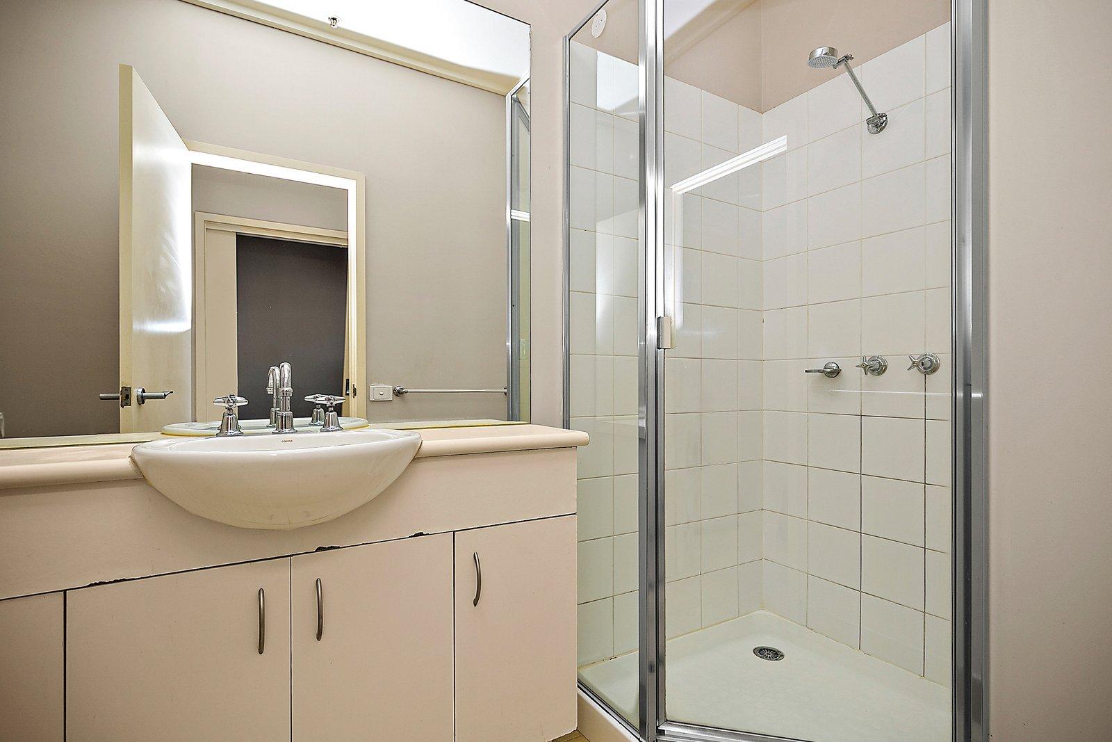 N2703/570 Lygon Street, Carlton, 3053