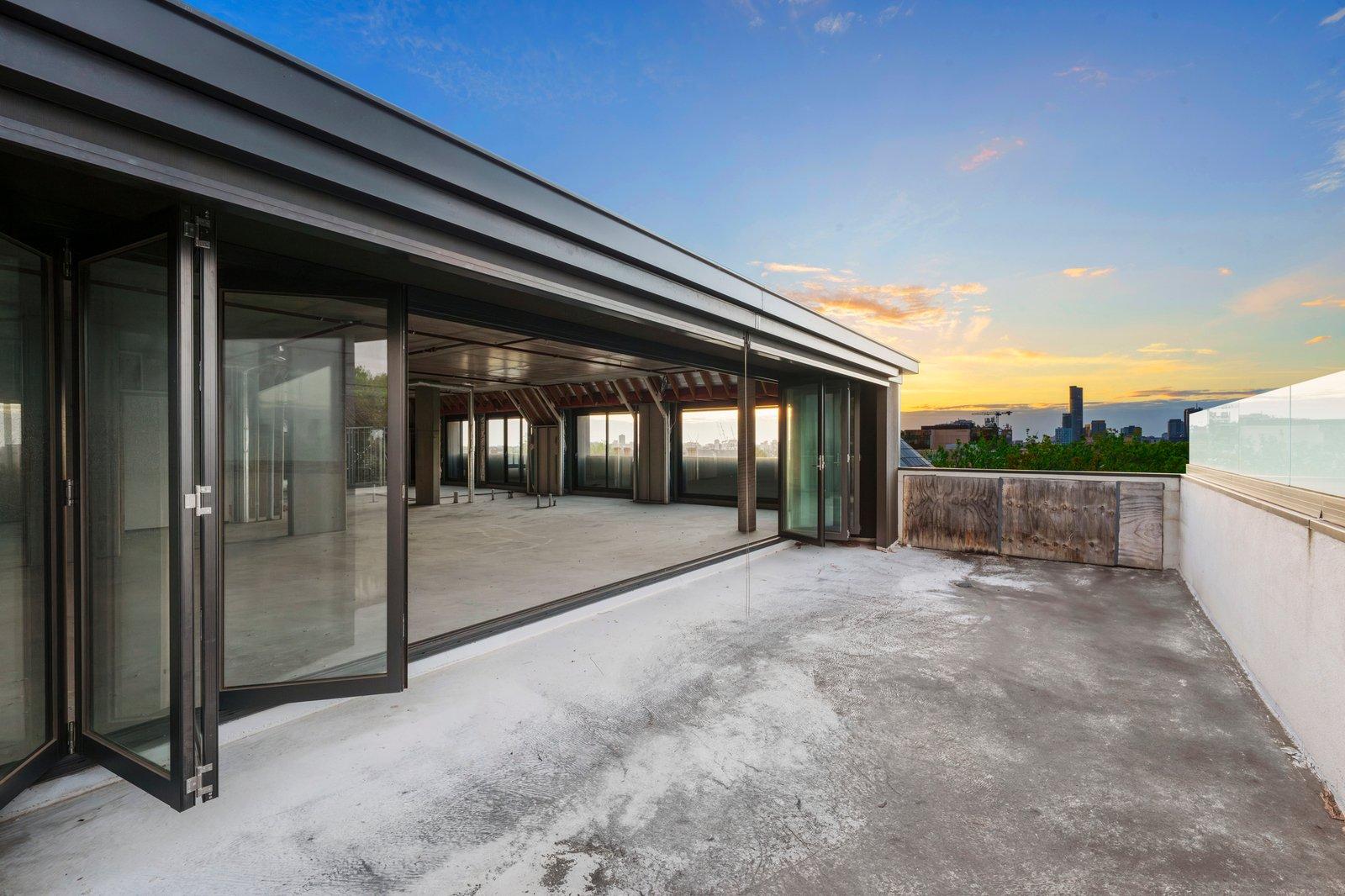 Penthouse, 14 Lascelles Avenue, Toorak, 3142